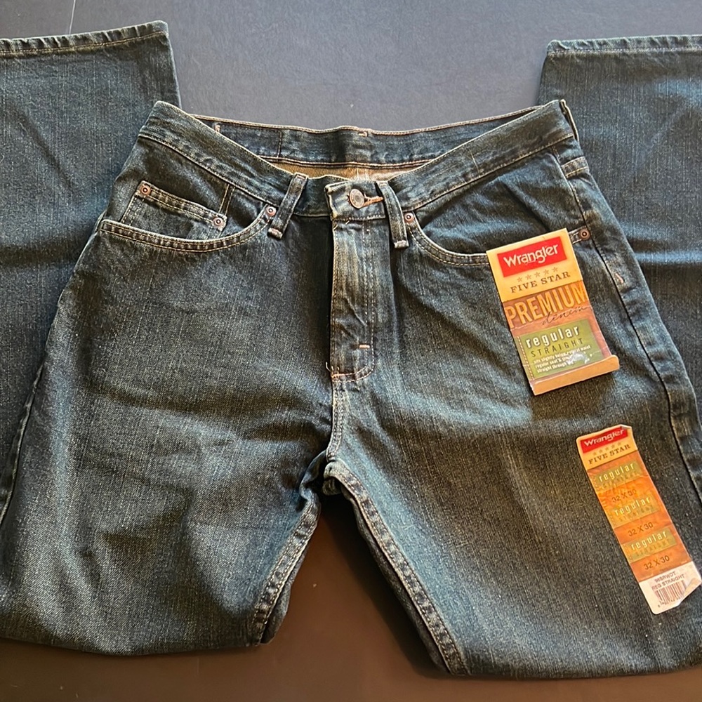 Wrangler 5-pocket jeans regular fit-32” x 32”-NWT